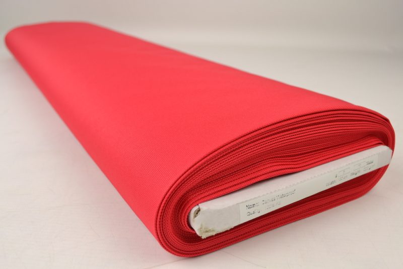 Rode waterafstotende canvas stof op rol, extra sterk en geschikt voor outdoor toepassingen