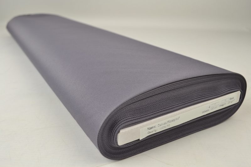 Donkergrijs waterafstotende canvas stof op rol, extra sterk en geschikt voor outdoor toepassingen